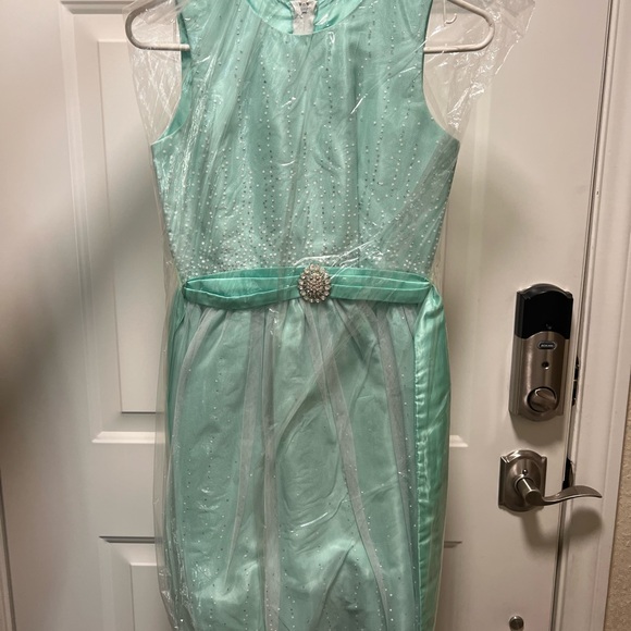Children’s Formal Dress - Picture 4 of 7